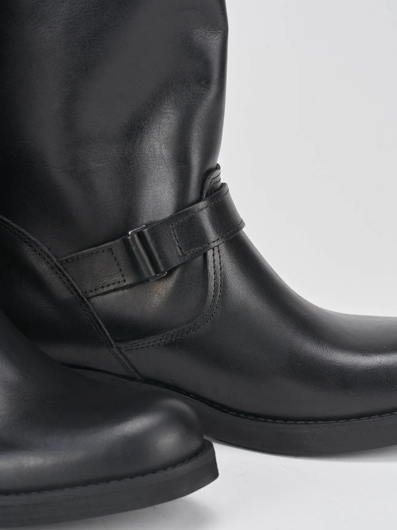 Stivali tacco 3cm pelle nero