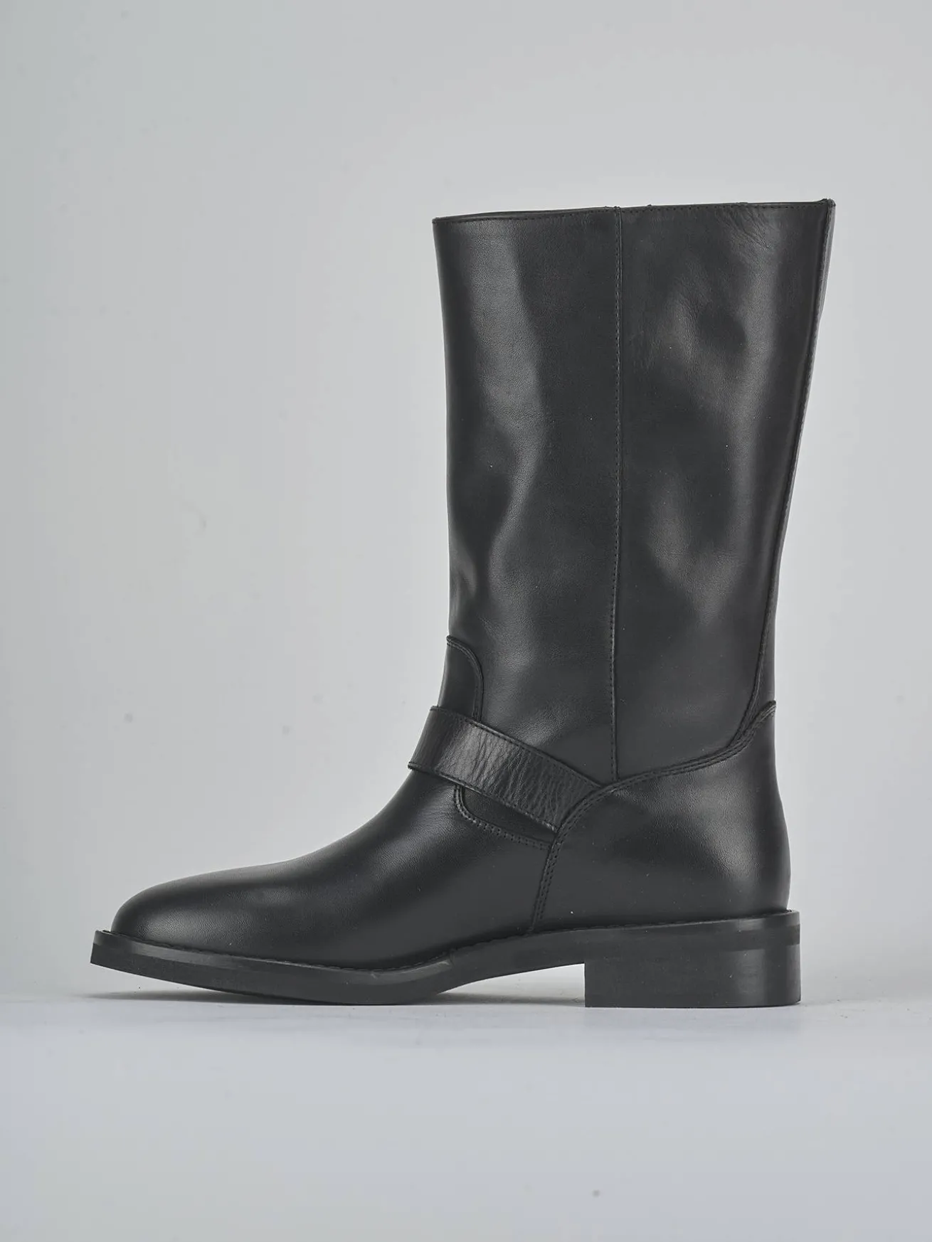 Stivali tacco 2cm pelle nero