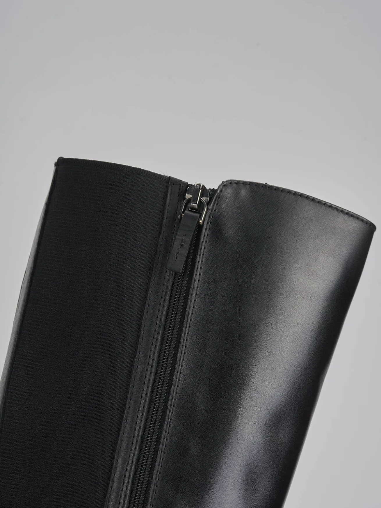 Stivali tacco 3cm pelle nero