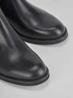 Stivali tacco 2cm pelle nero