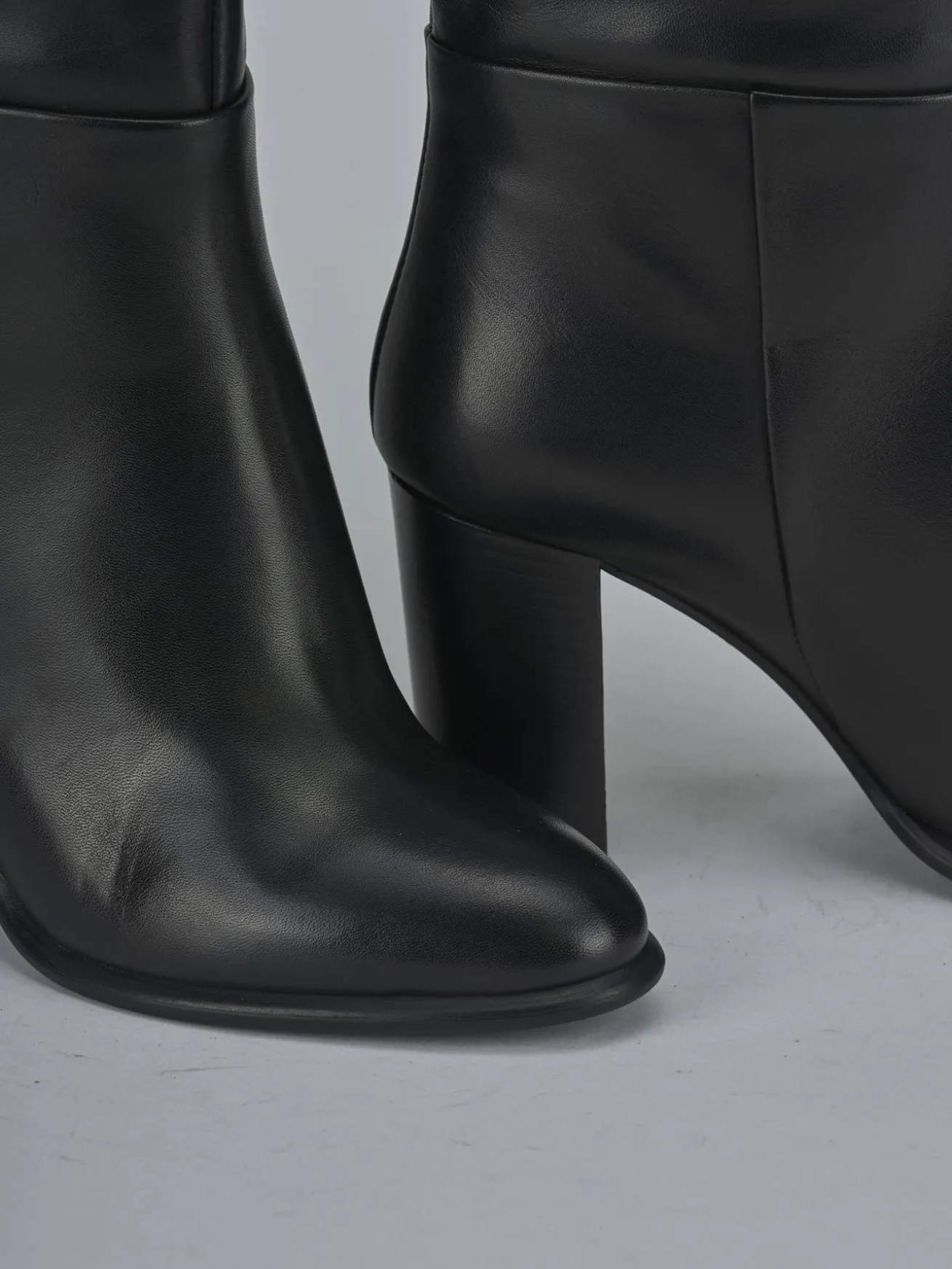 Stivali tacco 8cm pelle nero