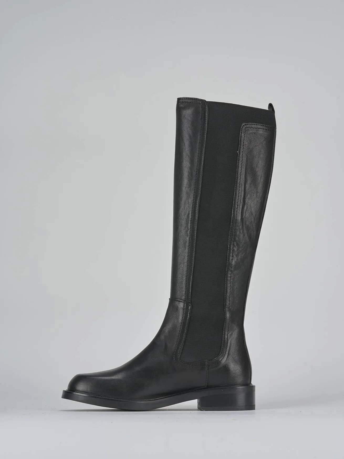 Stivali tacco 2cm pelle nero