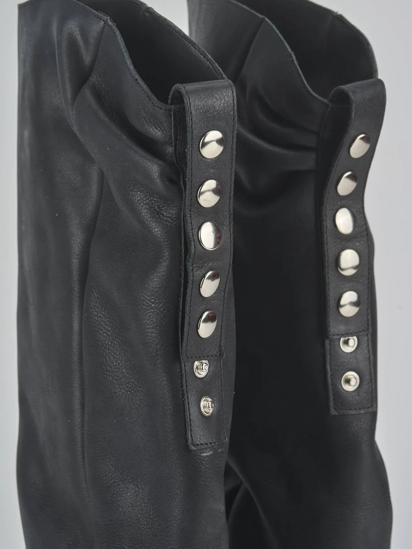 Stivali tacco 4cm pelle nero