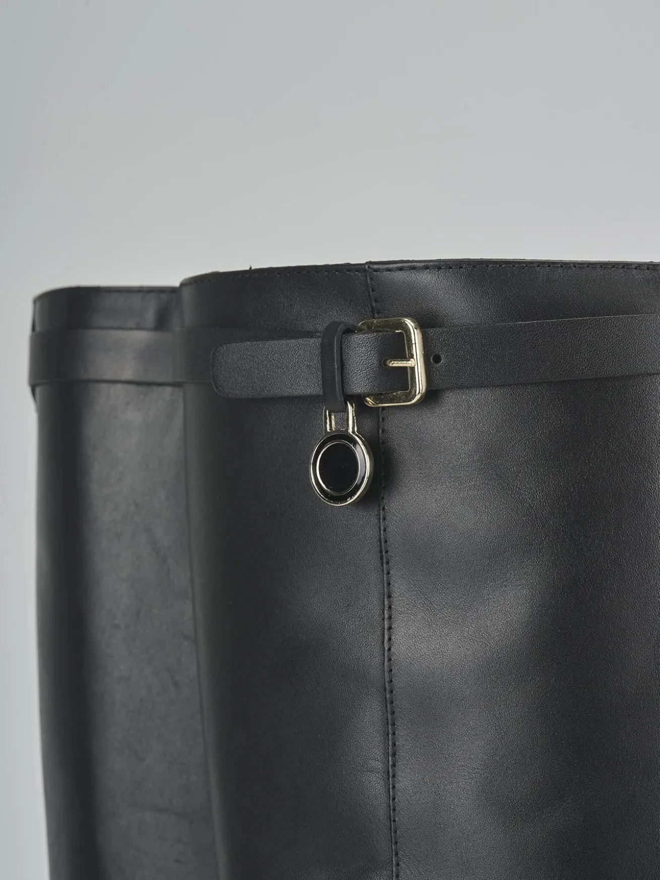 Stivali tacco 2cm pelle nero