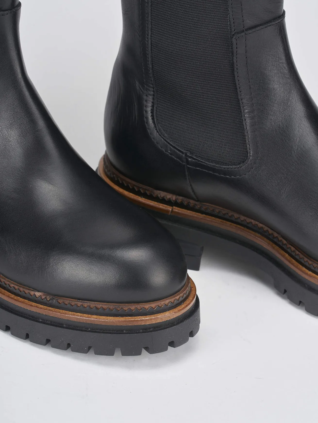 Stivali tacco 2cm pelle nero