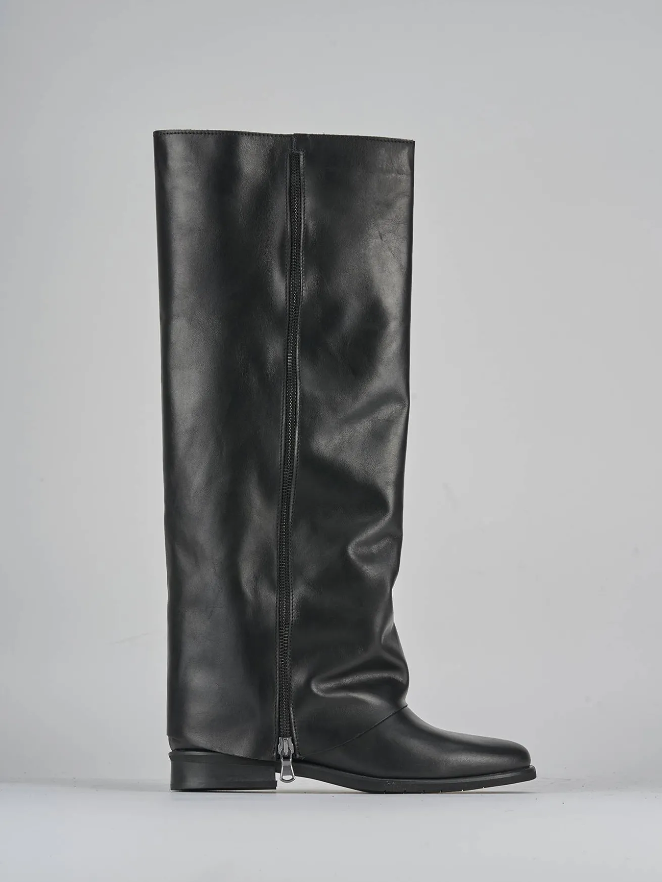 Stivali tacco 2cm pelle nero