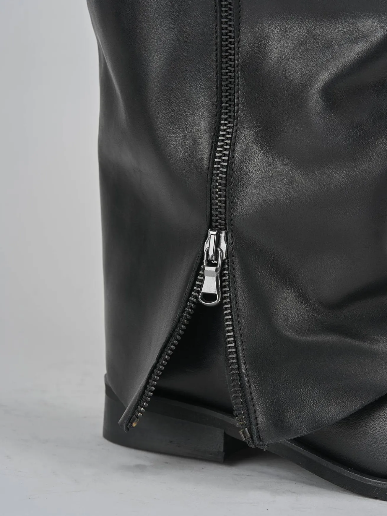 Stivali tacco 2cm pelle nero