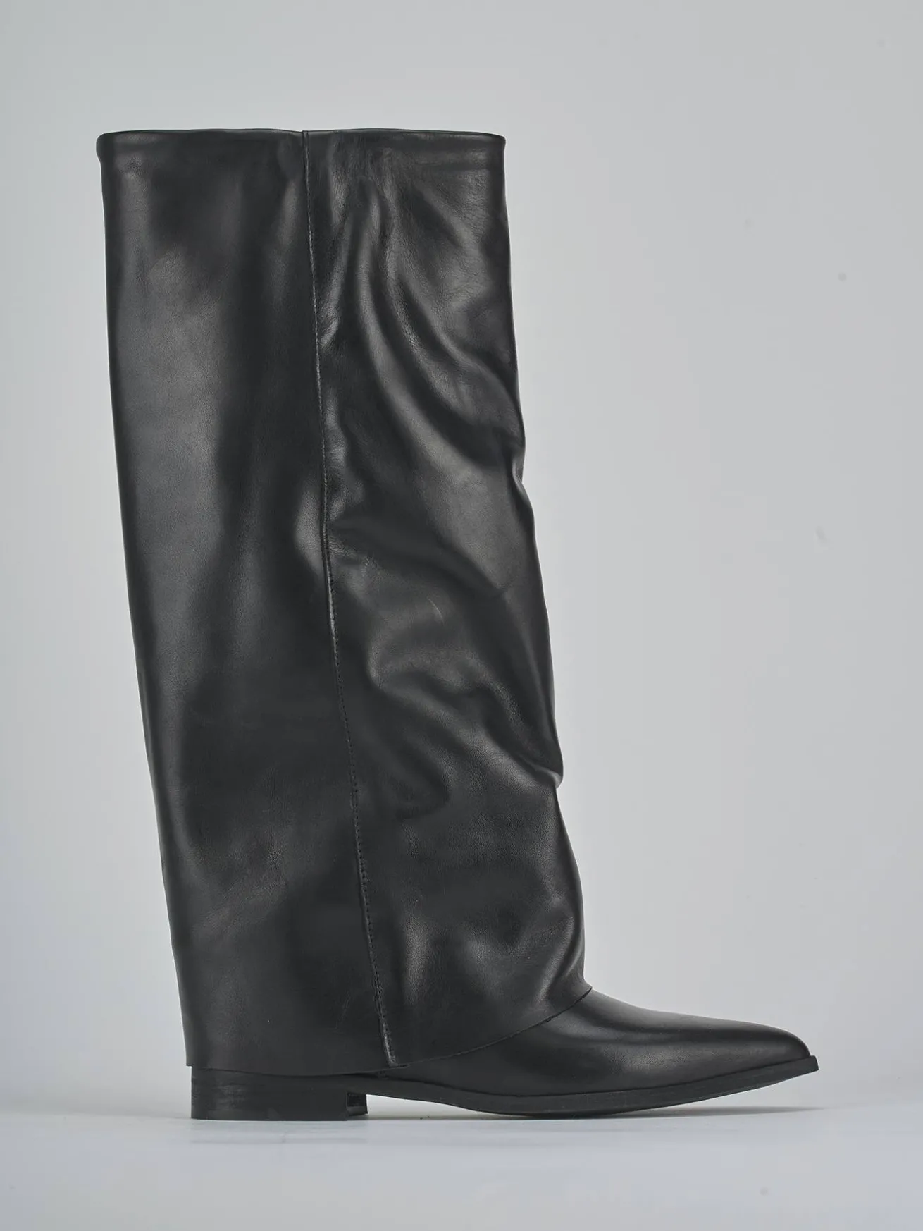 Stivali tacco 2cm pelle nero