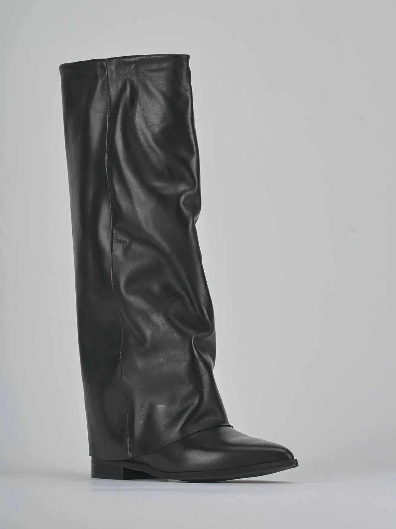 Stivali tacco 2cm pelle nero