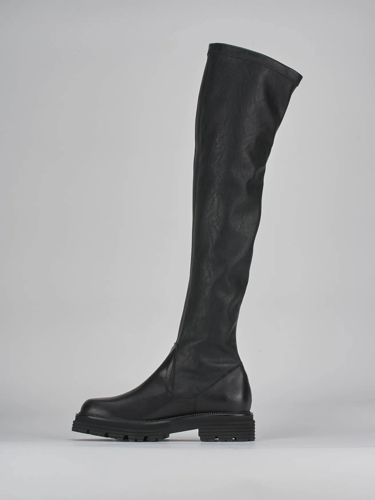 Stivali tacco 2cm pelle nero