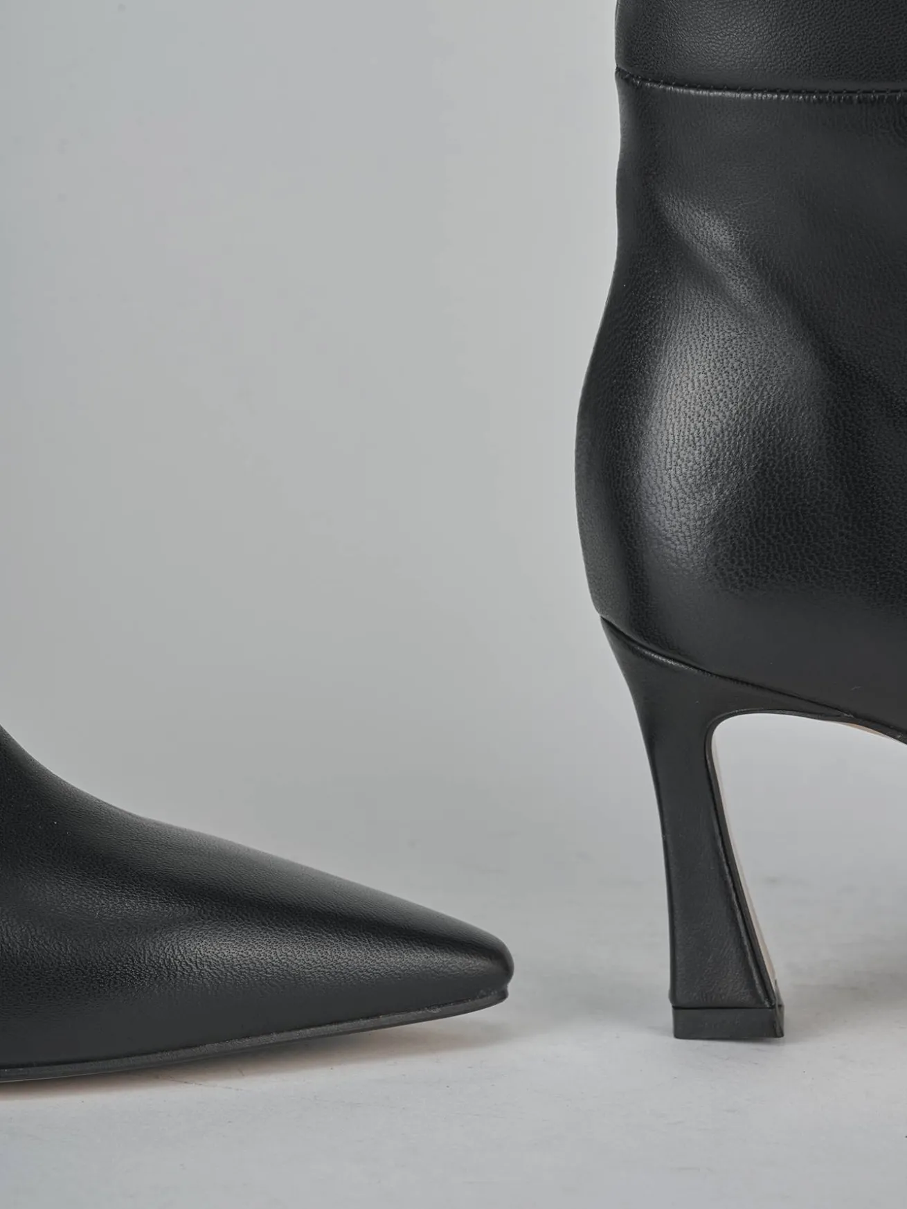 Stivali tacco 8cm pelle nero