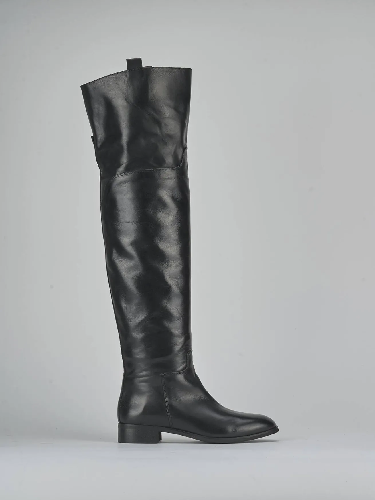 Stivali tacco 3cm pelle nero