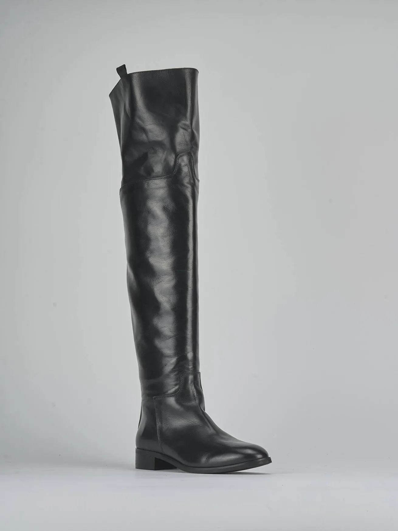 Stivali tacco 3cm pelle nero