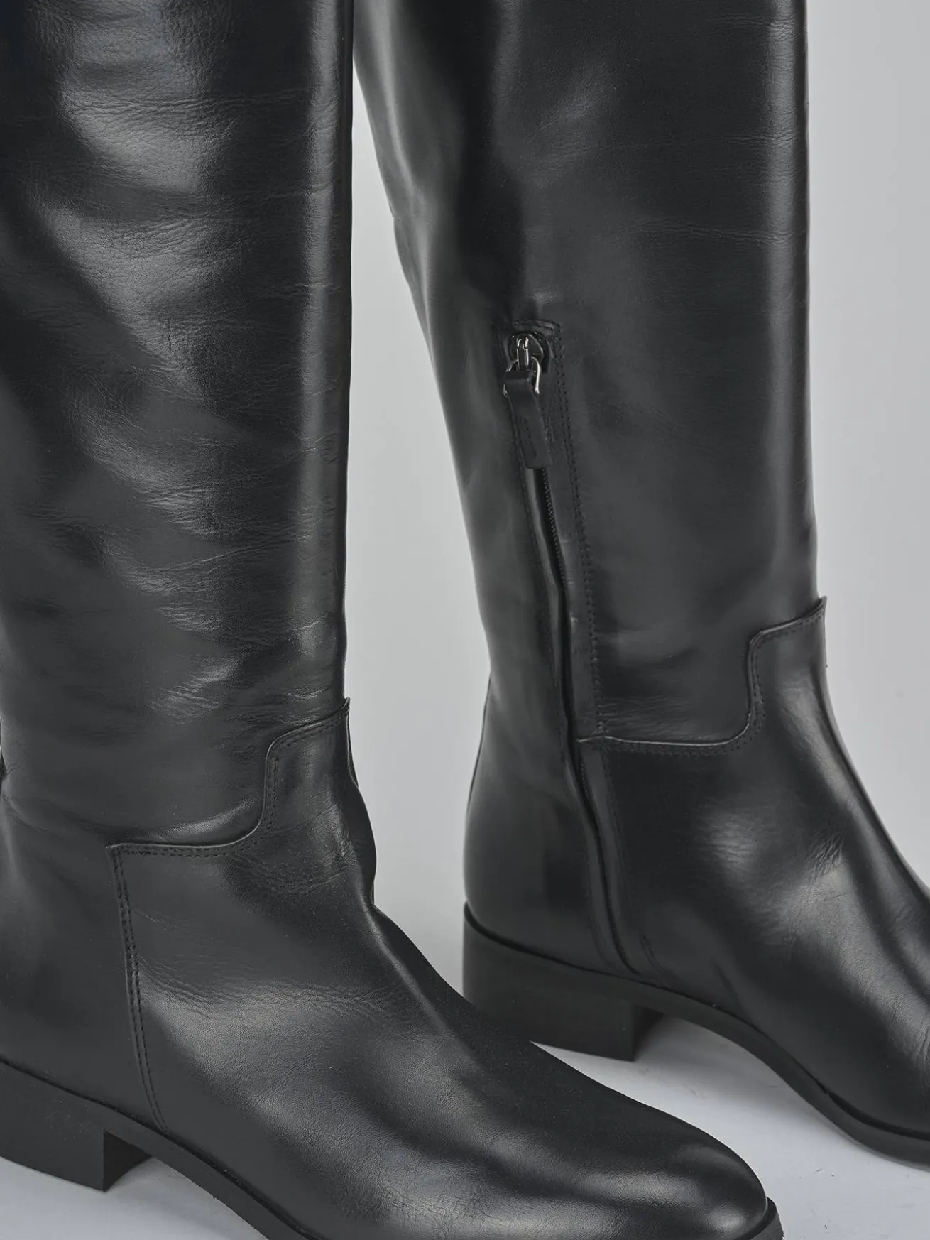 Stivali tacco 3cm pelle nero