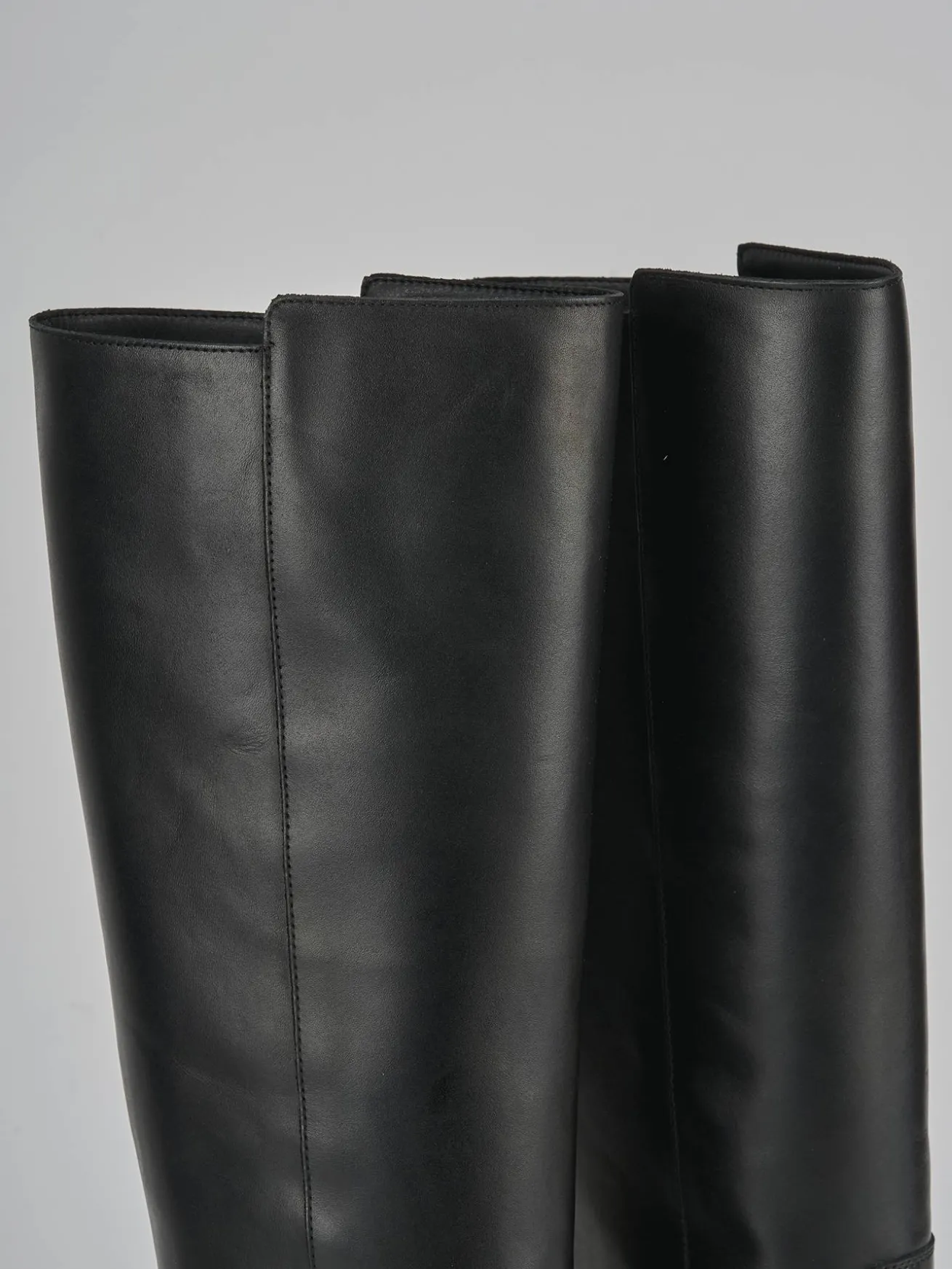 Stivali tacco 2cm pelle nero