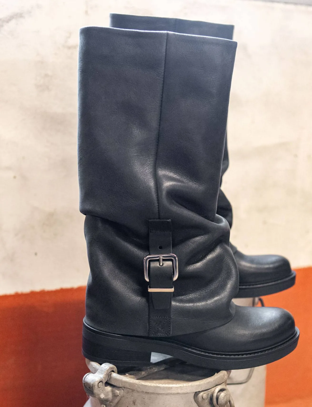 Stivali tacco 3cm pelle nero