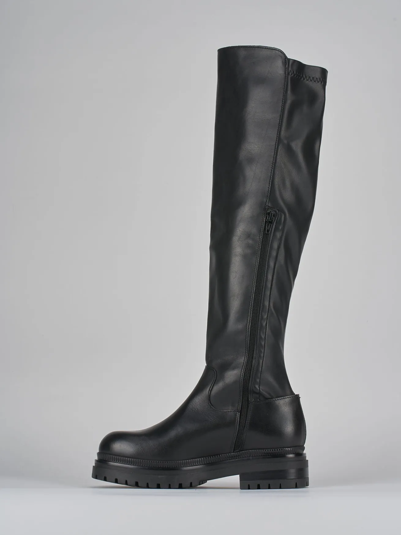 Stivali tacco 3cm pelle nero