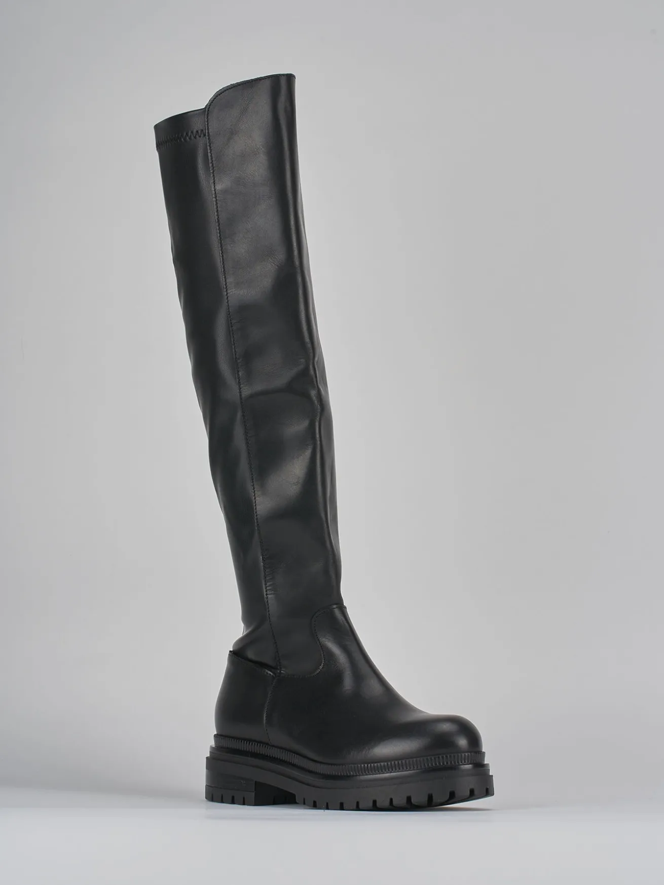 Stivali tacco 3cm pelle nero