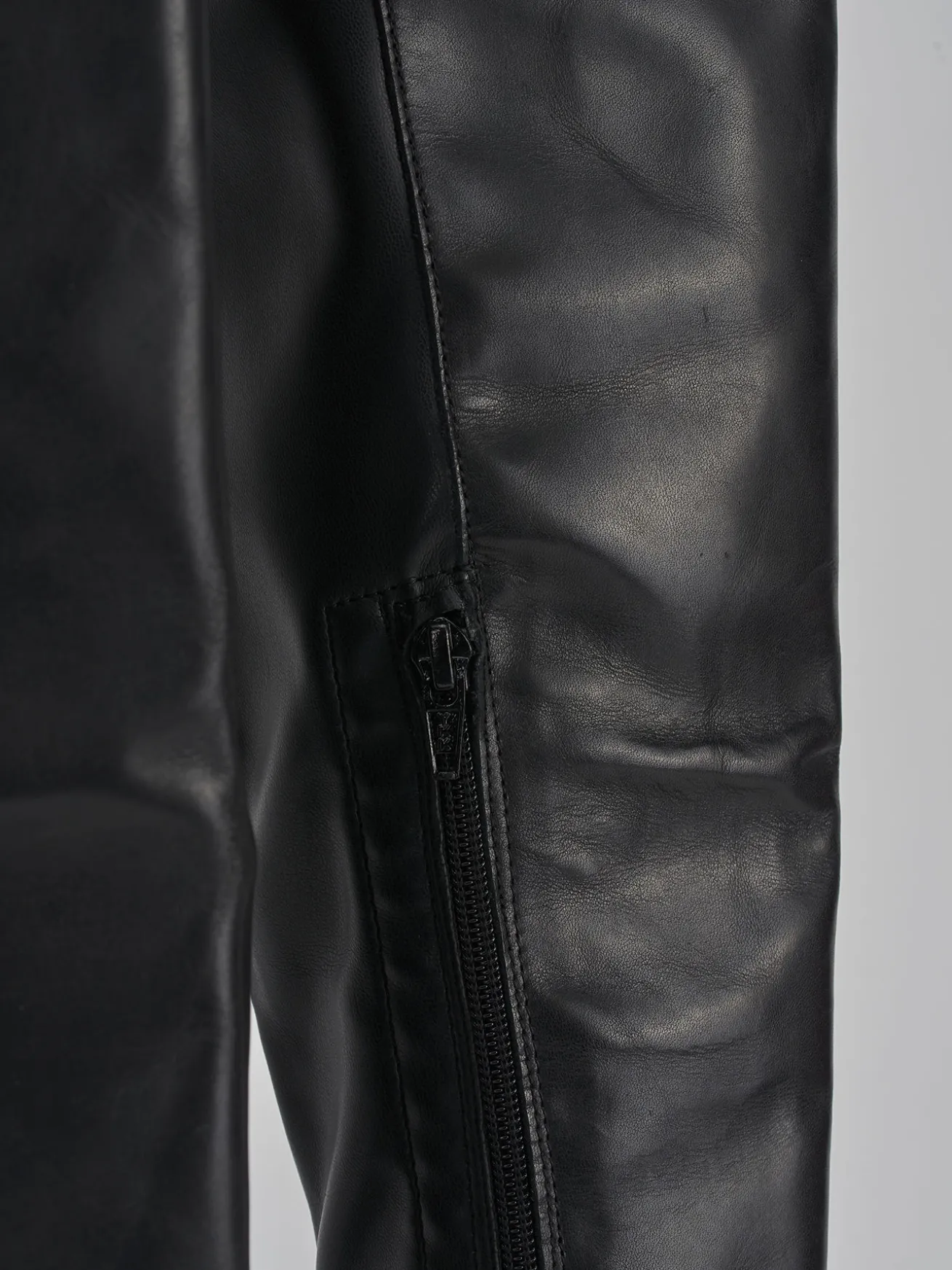 Stivali tacco 3cm pelle nero