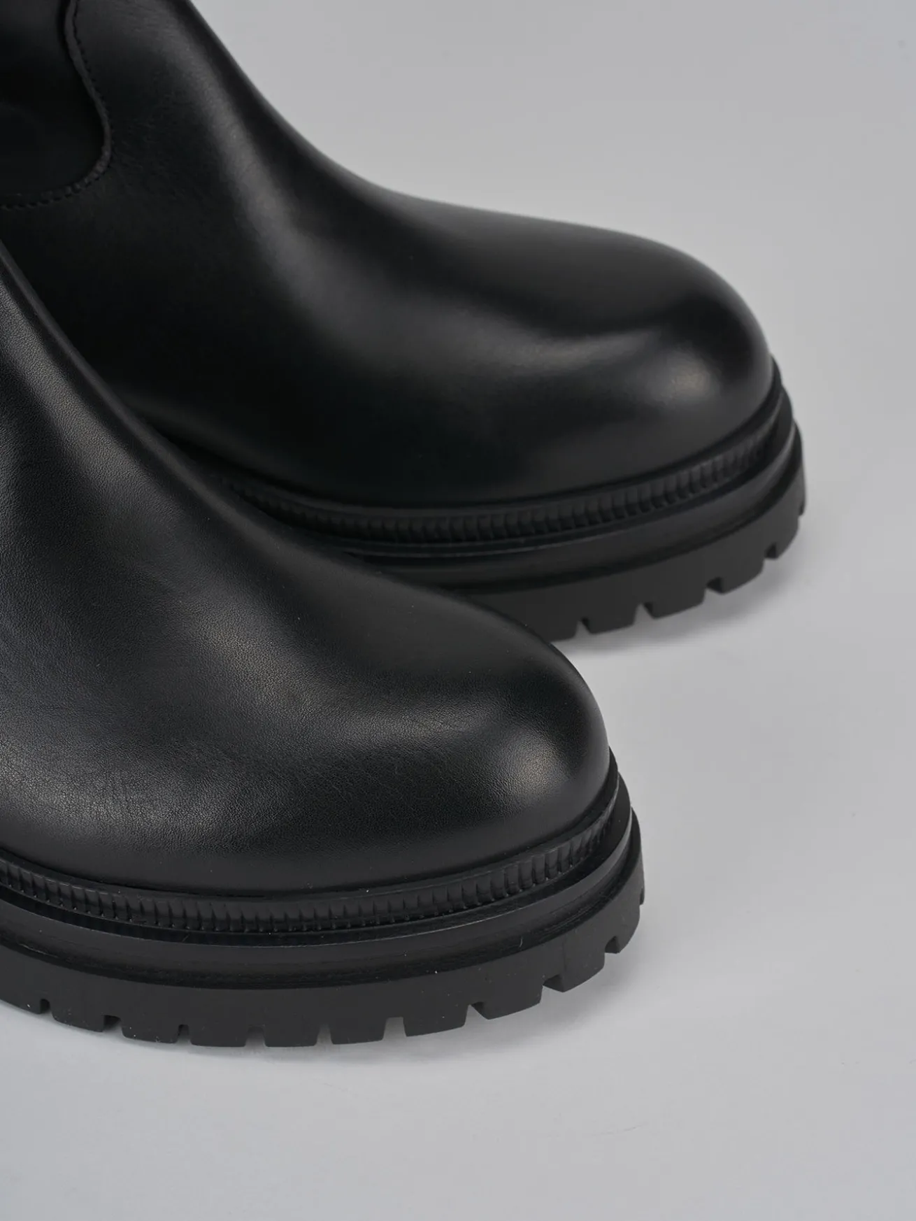 Stivali tacco 3cm pelle nero