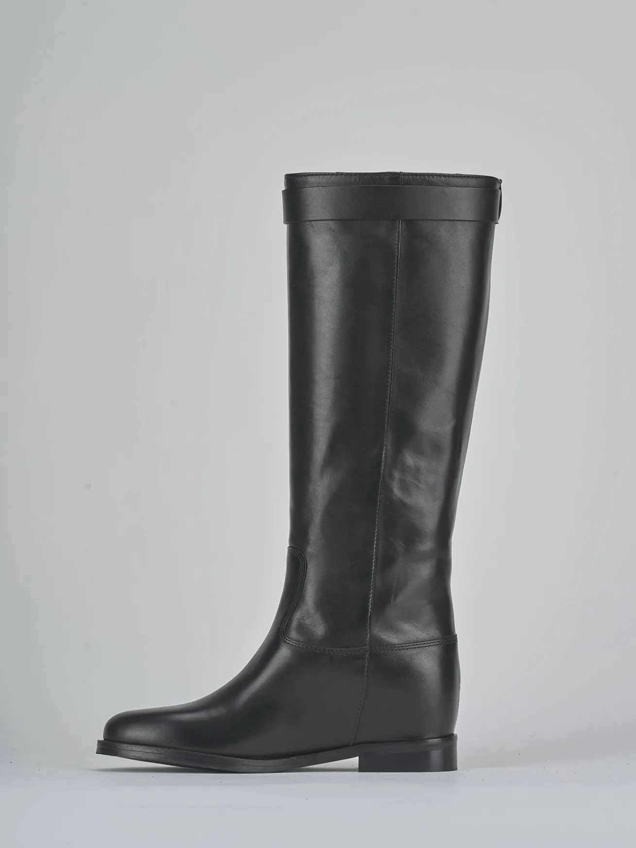 Stivali tacco 2cm pelle nero