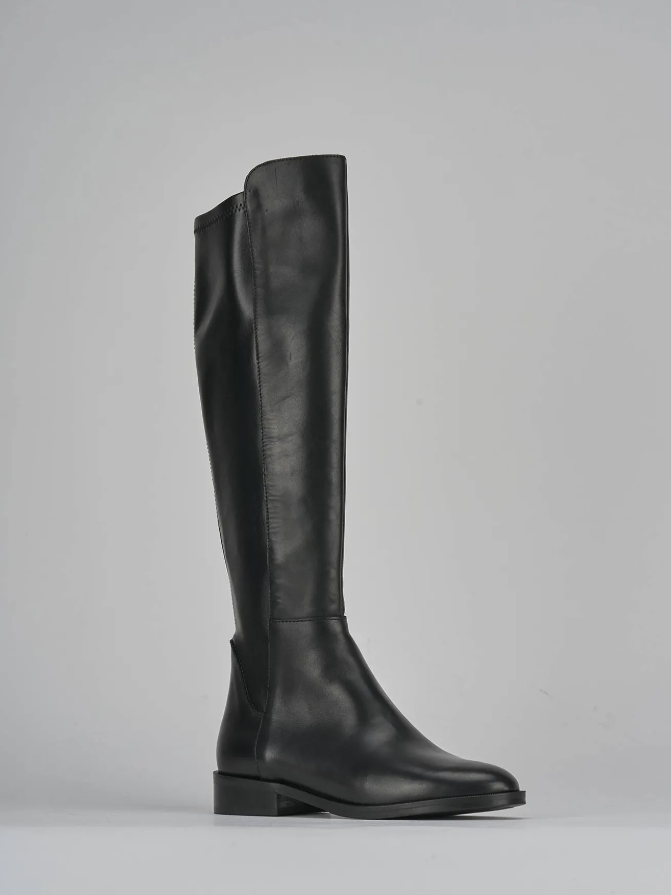 Stivali tacco 2cm pelle nero