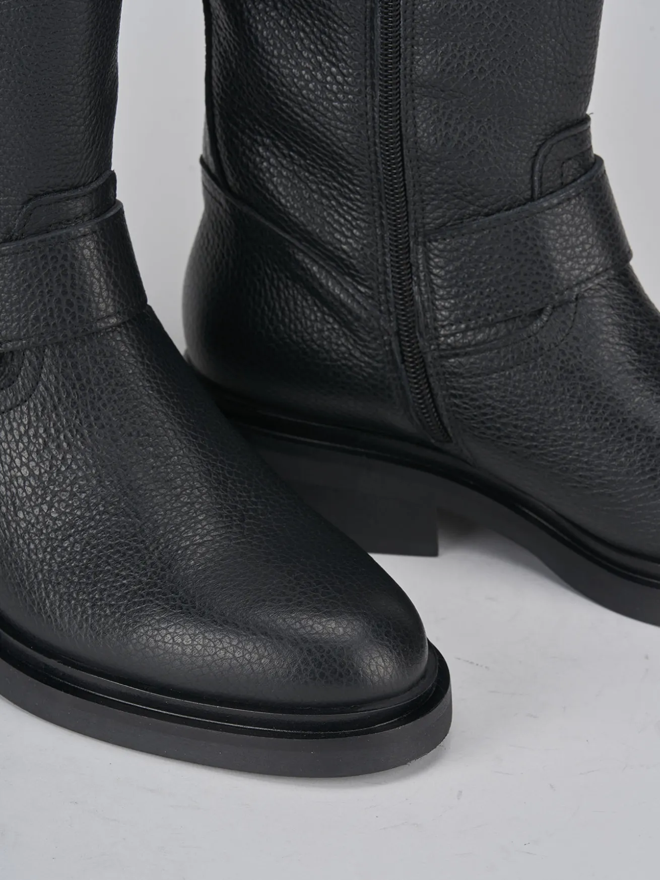 Stivali tacco 2cm pelle nero