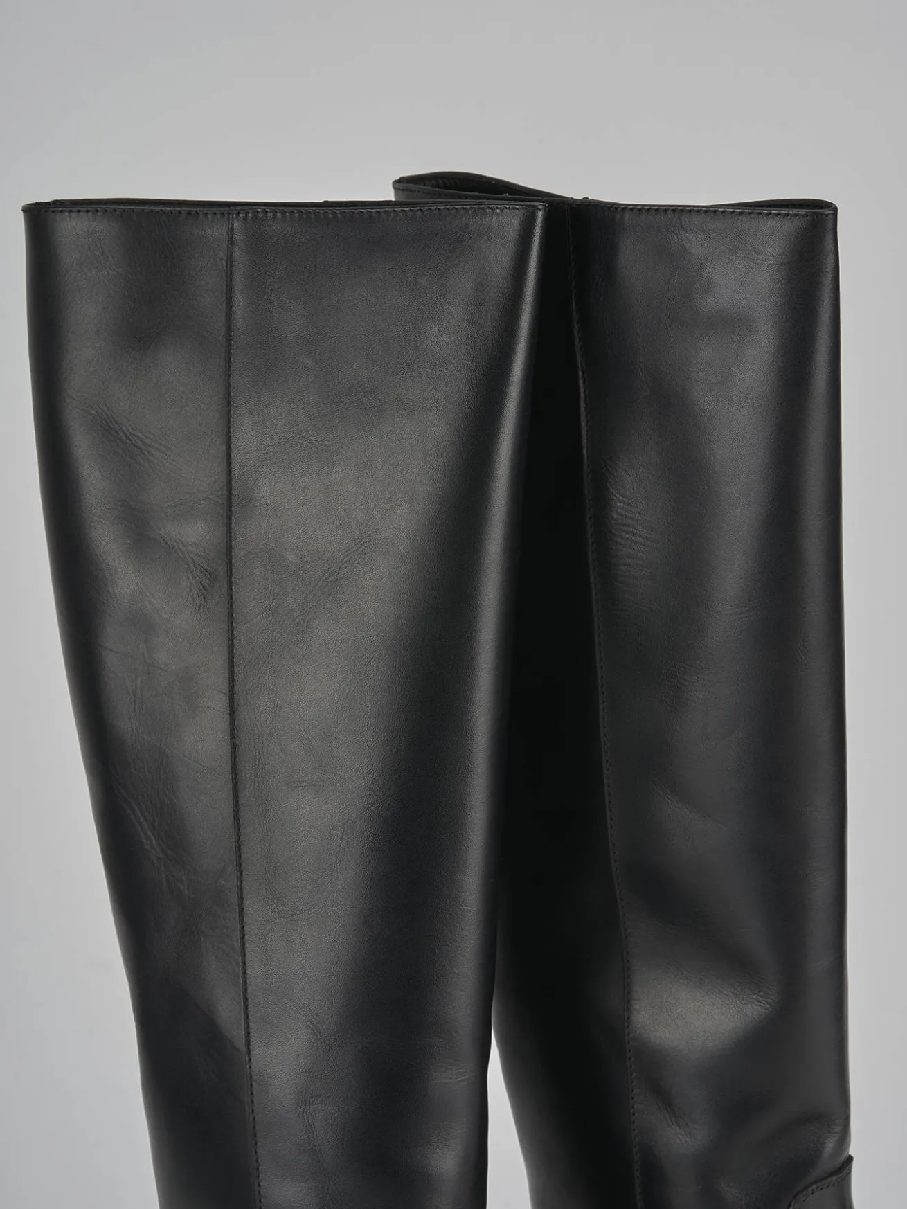 Stivali tacco 2cm pelle nero