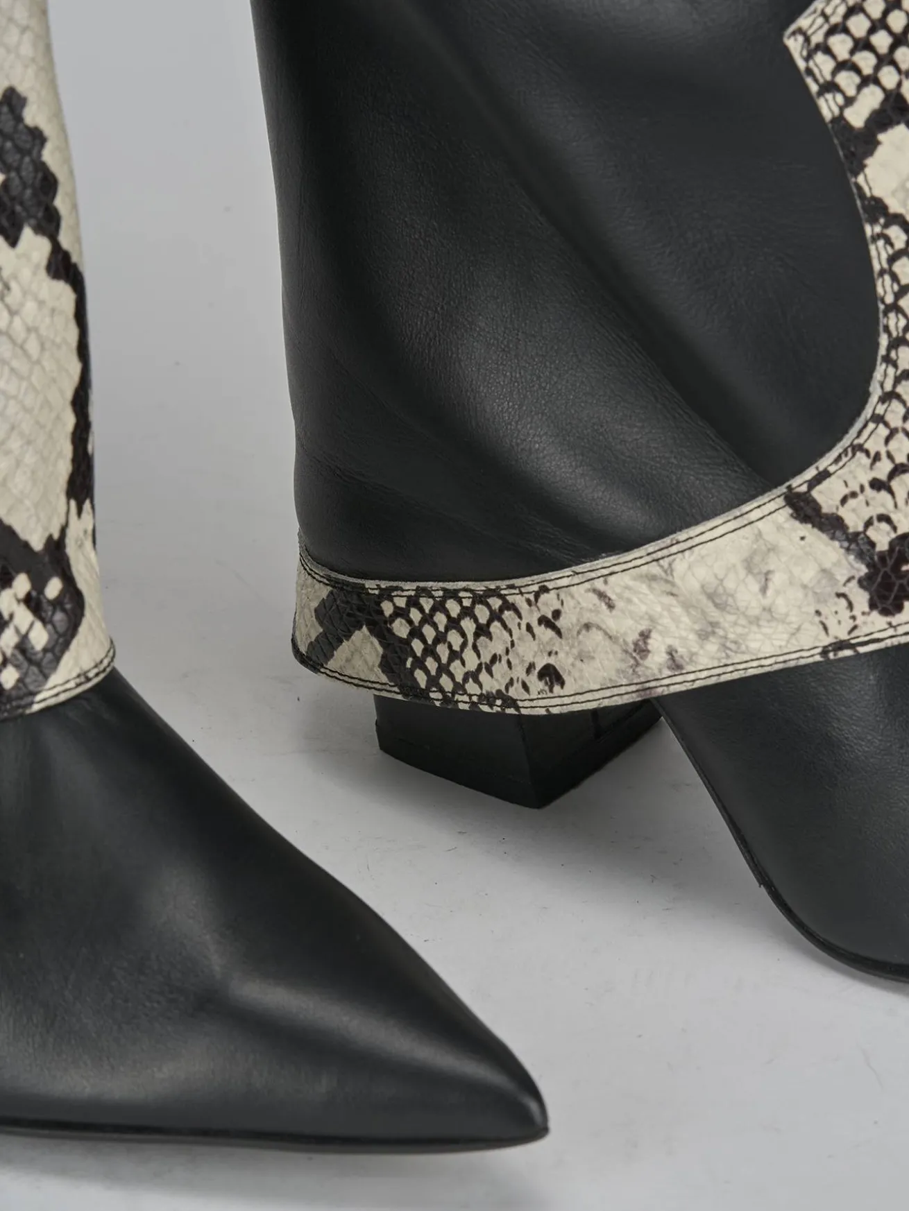 Stivali tacco 8cm pelle nero