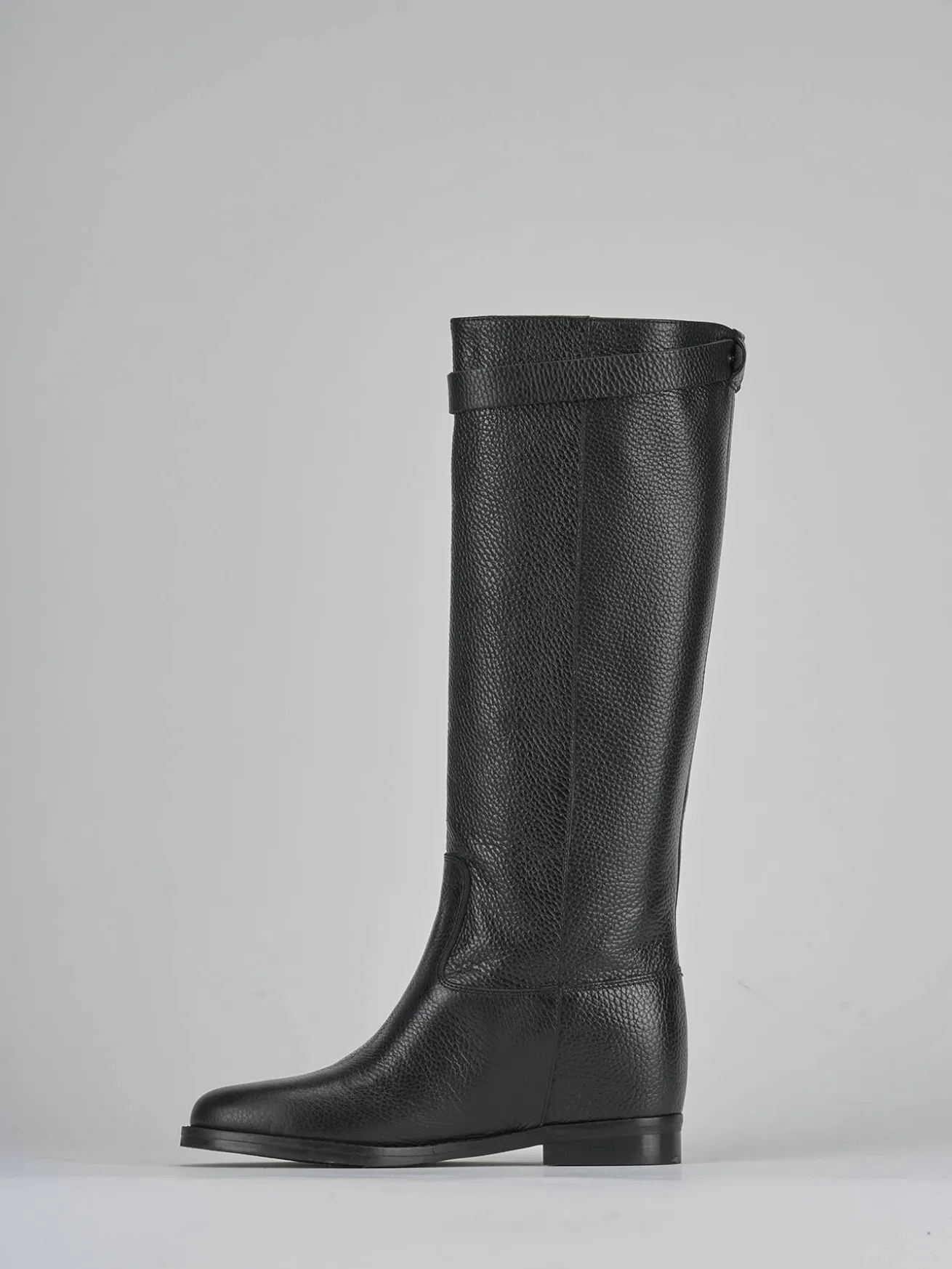 Stivali tacco 2cm pelle nero