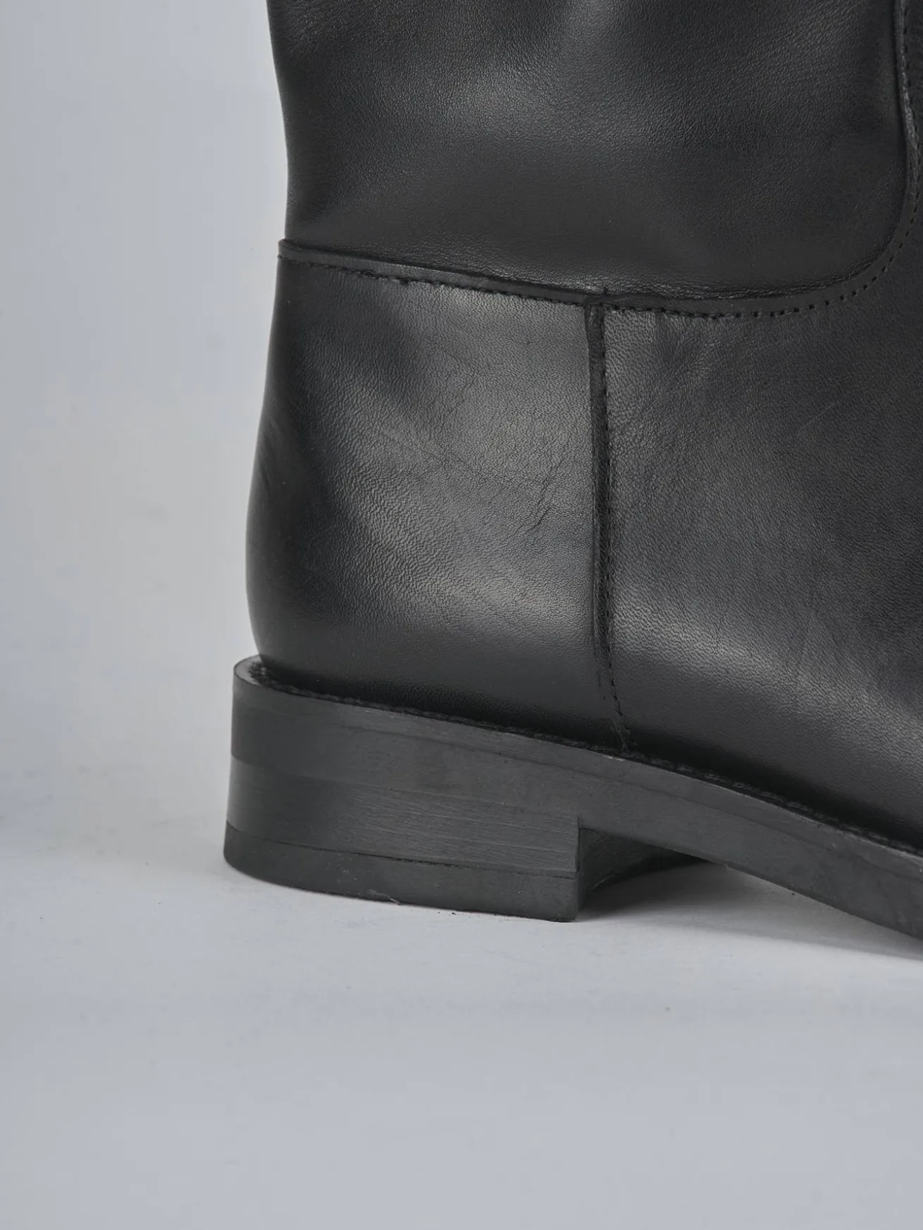 Stivali tacco 1cm pelle nero