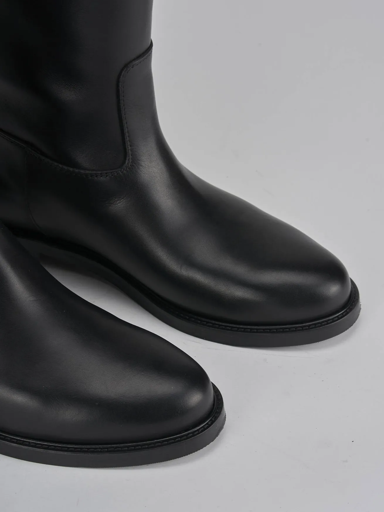 Stivali tacco 2cm pelle nero