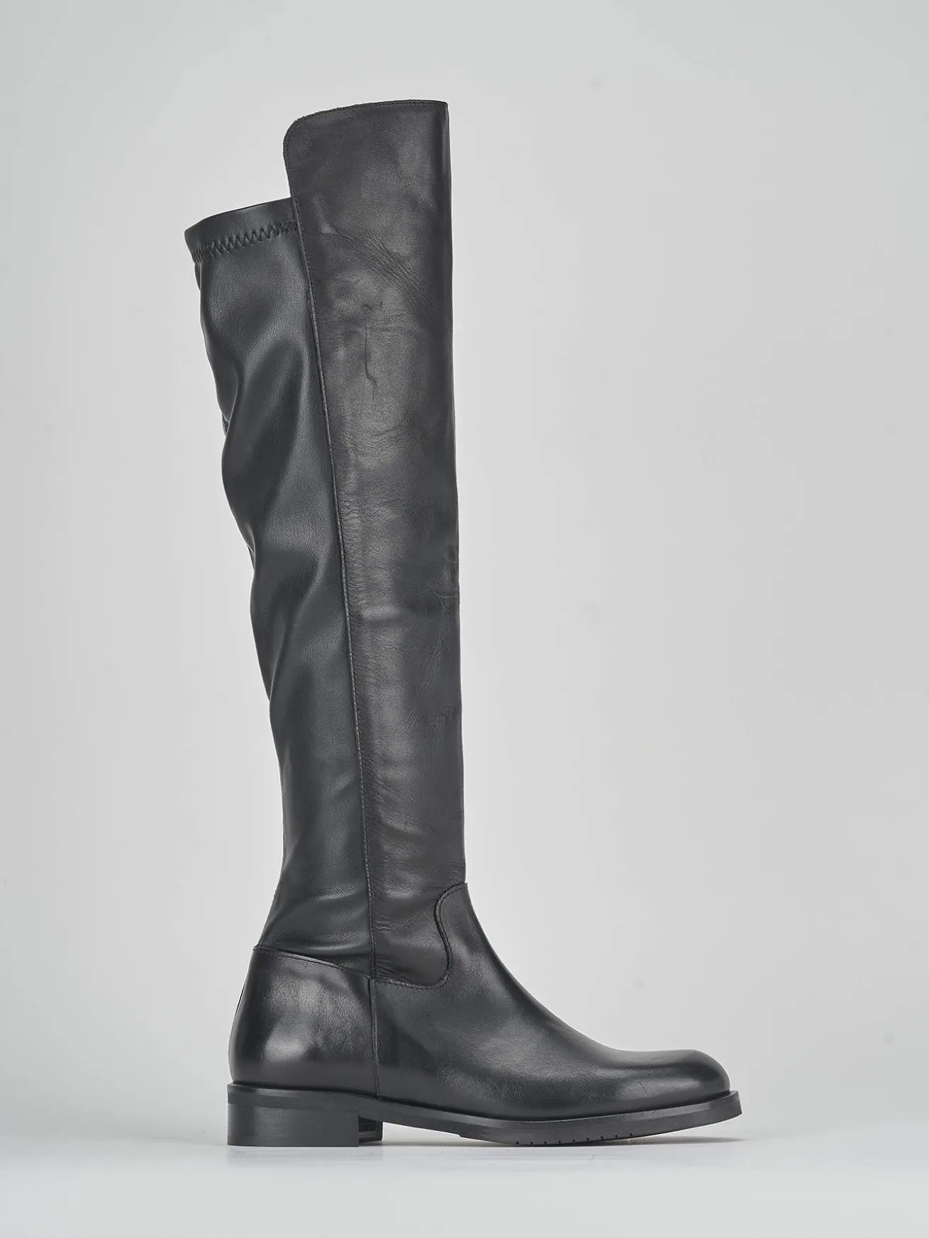 Stivali tacco 2cm pelle nero