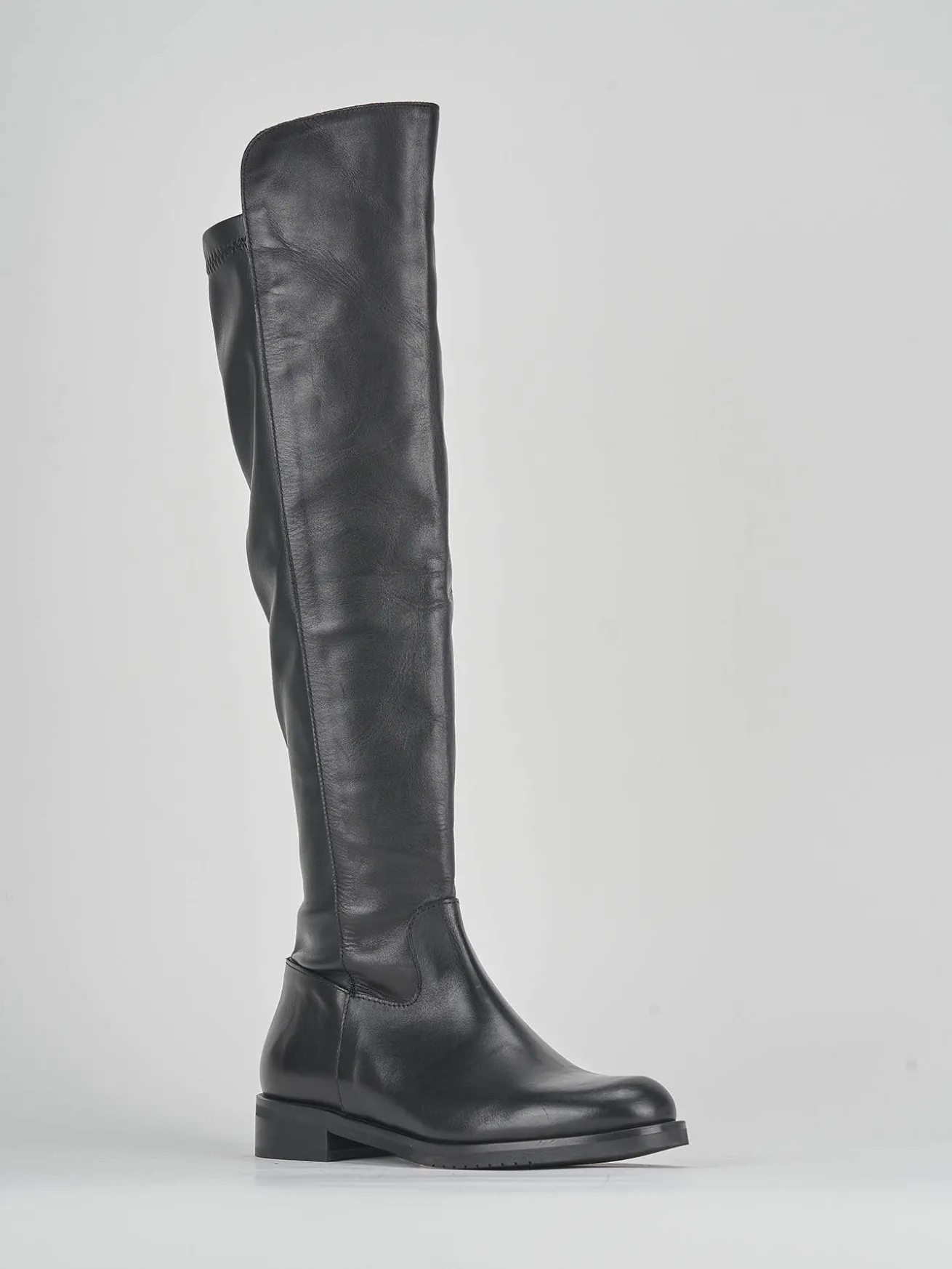 Stivali tacco 2cm pelle nero