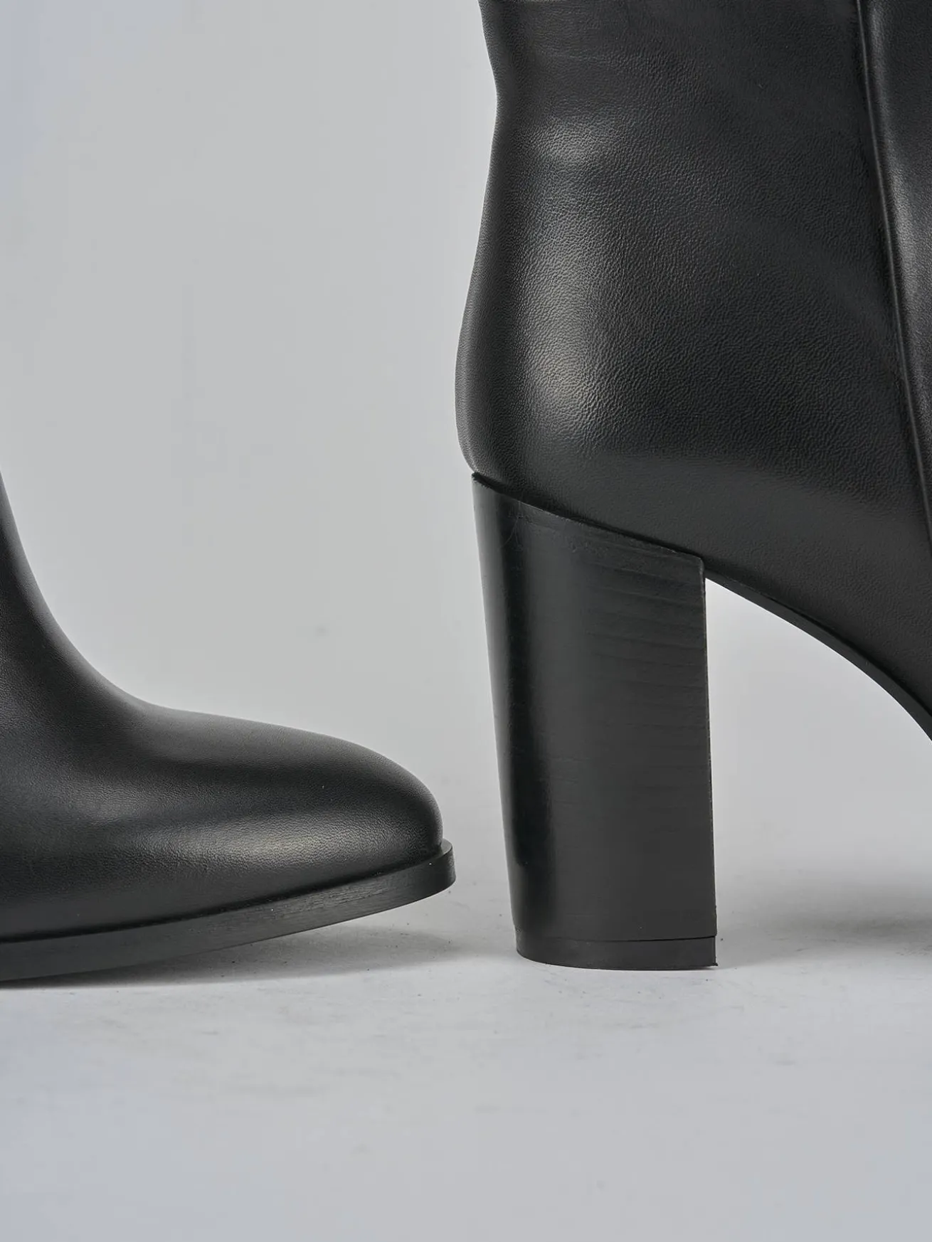 Stivali tacco 8cm pelle nero