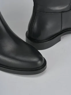 Stivali tacco 2cm pelle nero