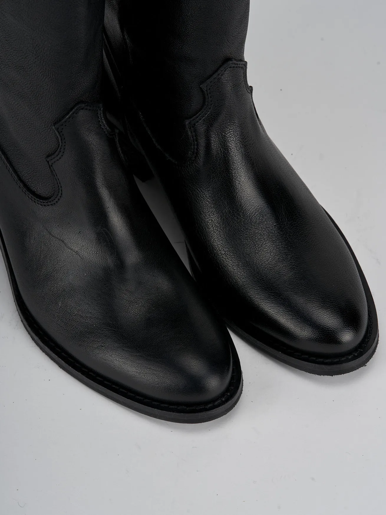 Stivali tacco 3cm pelle nero