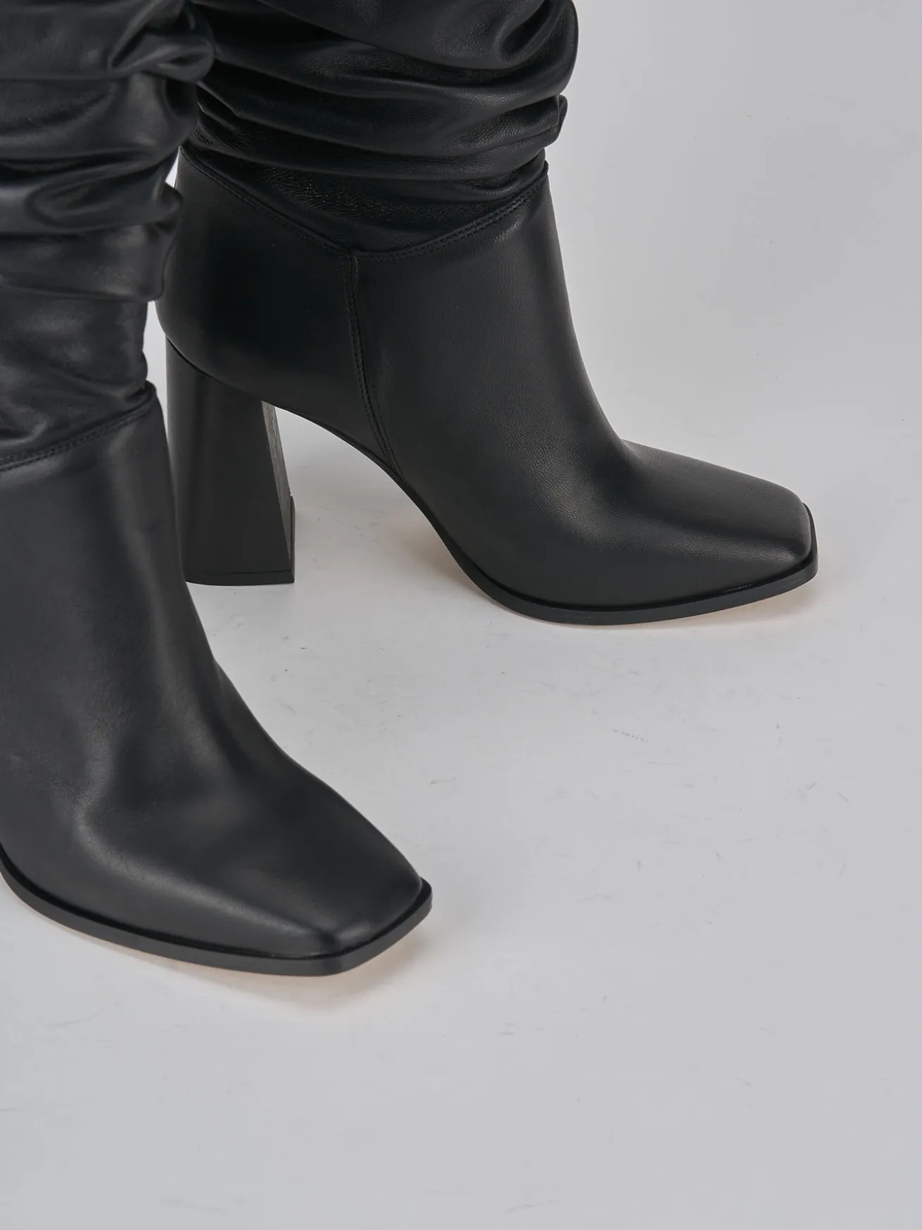 Stivali tacco 9cm pelle nero