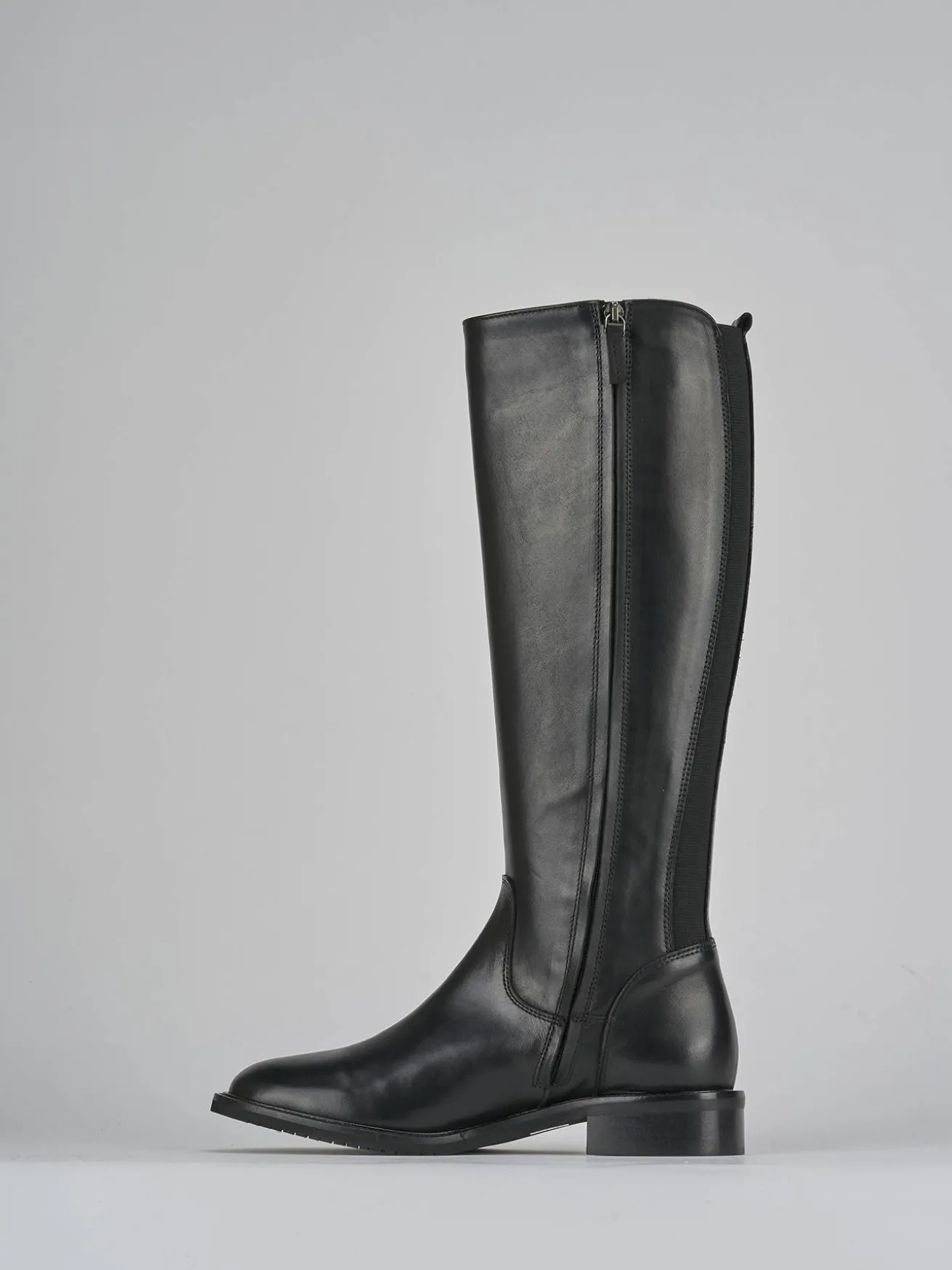 Stivali tacco 3cm pelle nero