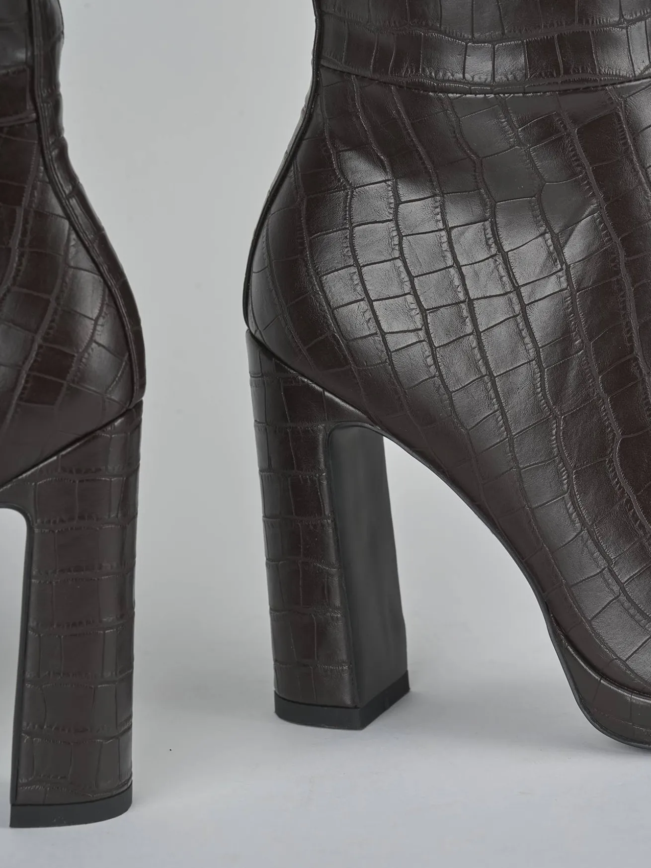 Stivali tacco 11cm pelle sostenibile testa