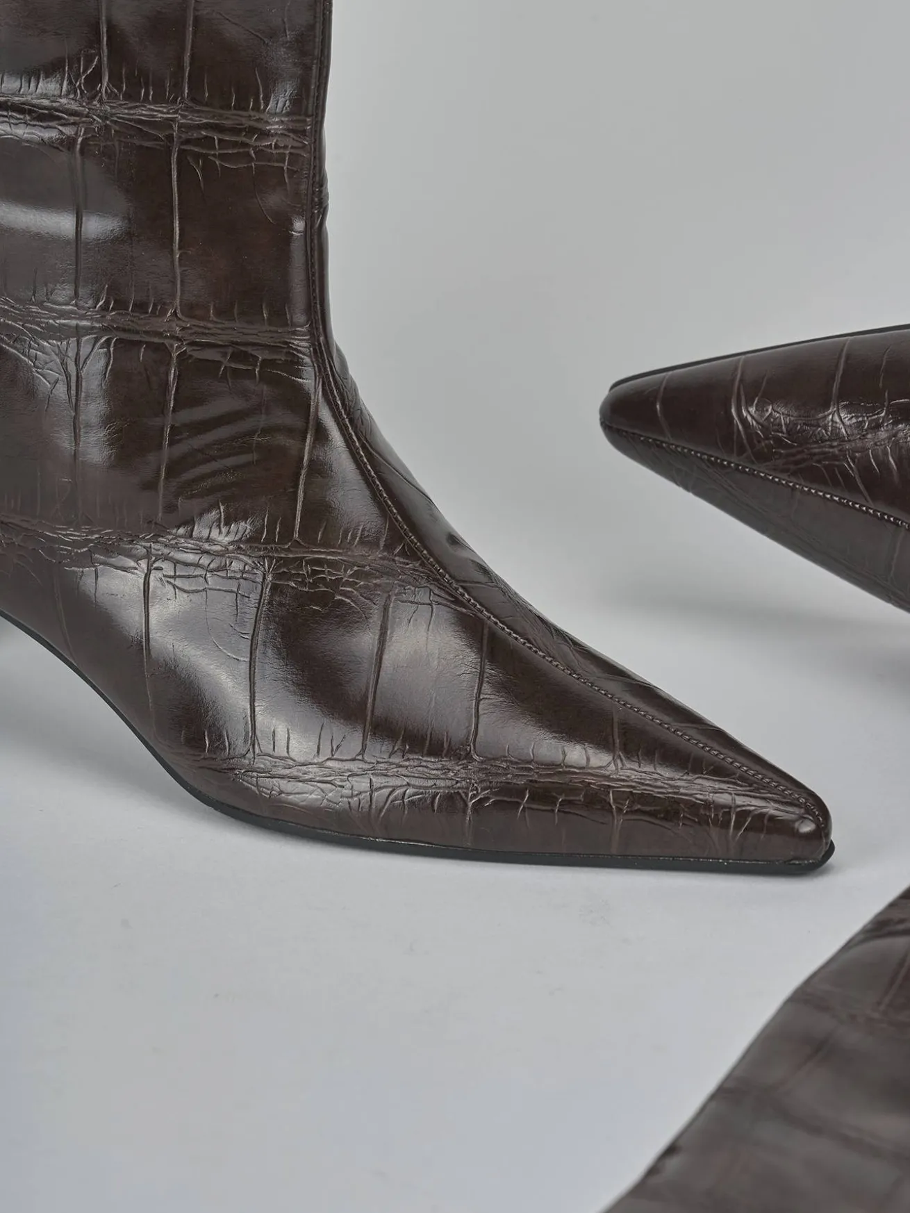 Stivali tacco 4cm pelle sostenibile testa