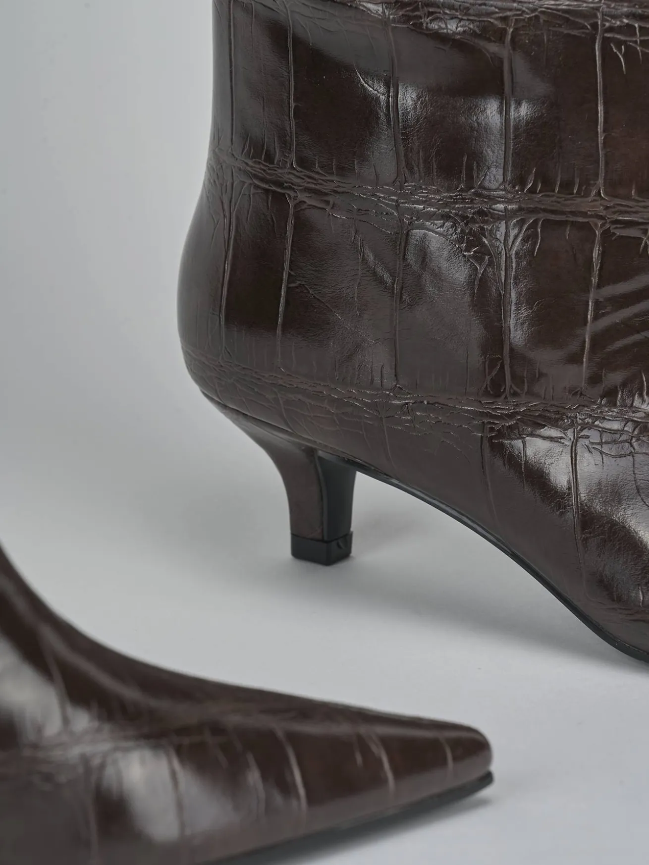 Stivali tacco 4cm pelle sostenibile testa