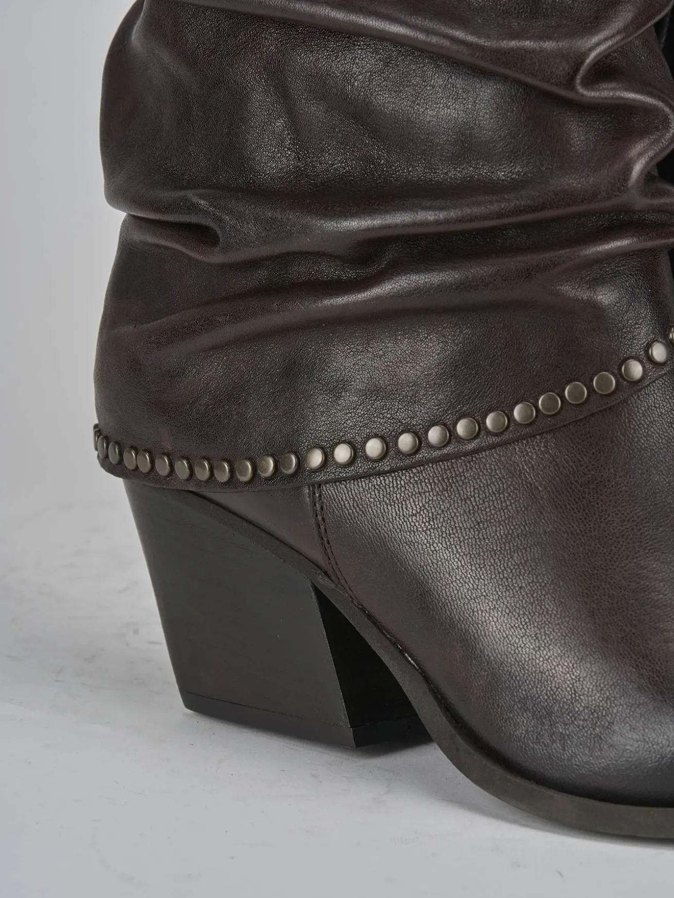 Stivali tacco 8cm pelle testa