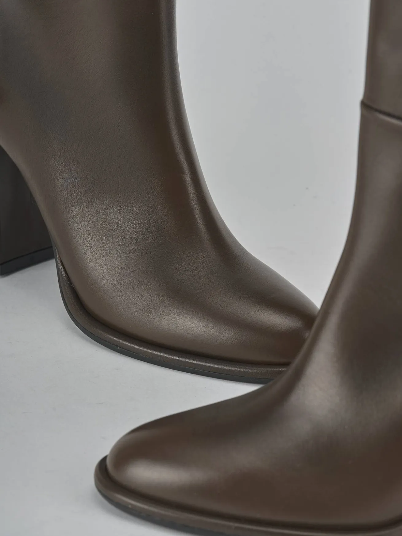 Stivali tacco 9cm pelle testa