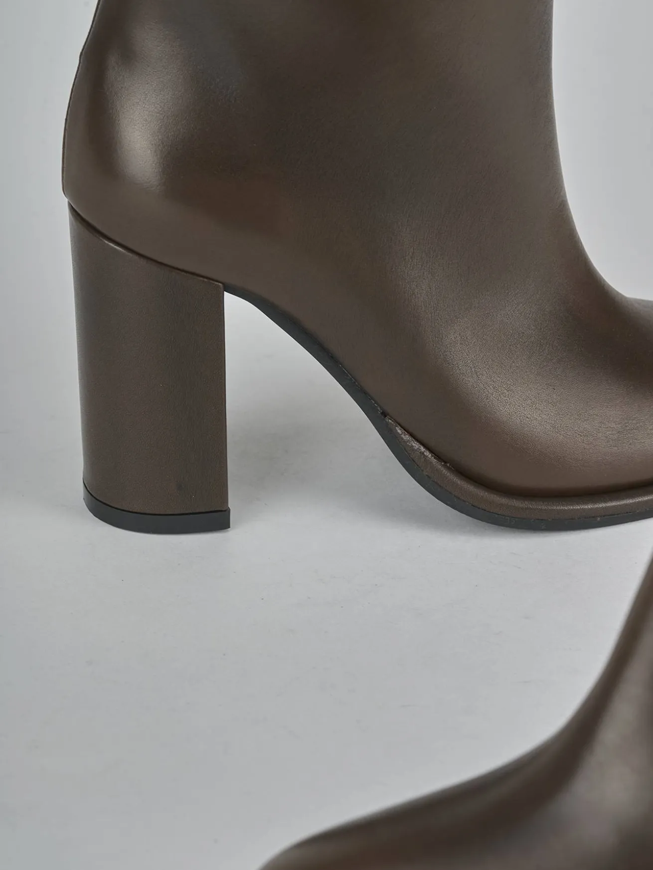 Stivali tacco 9cm pelle testa