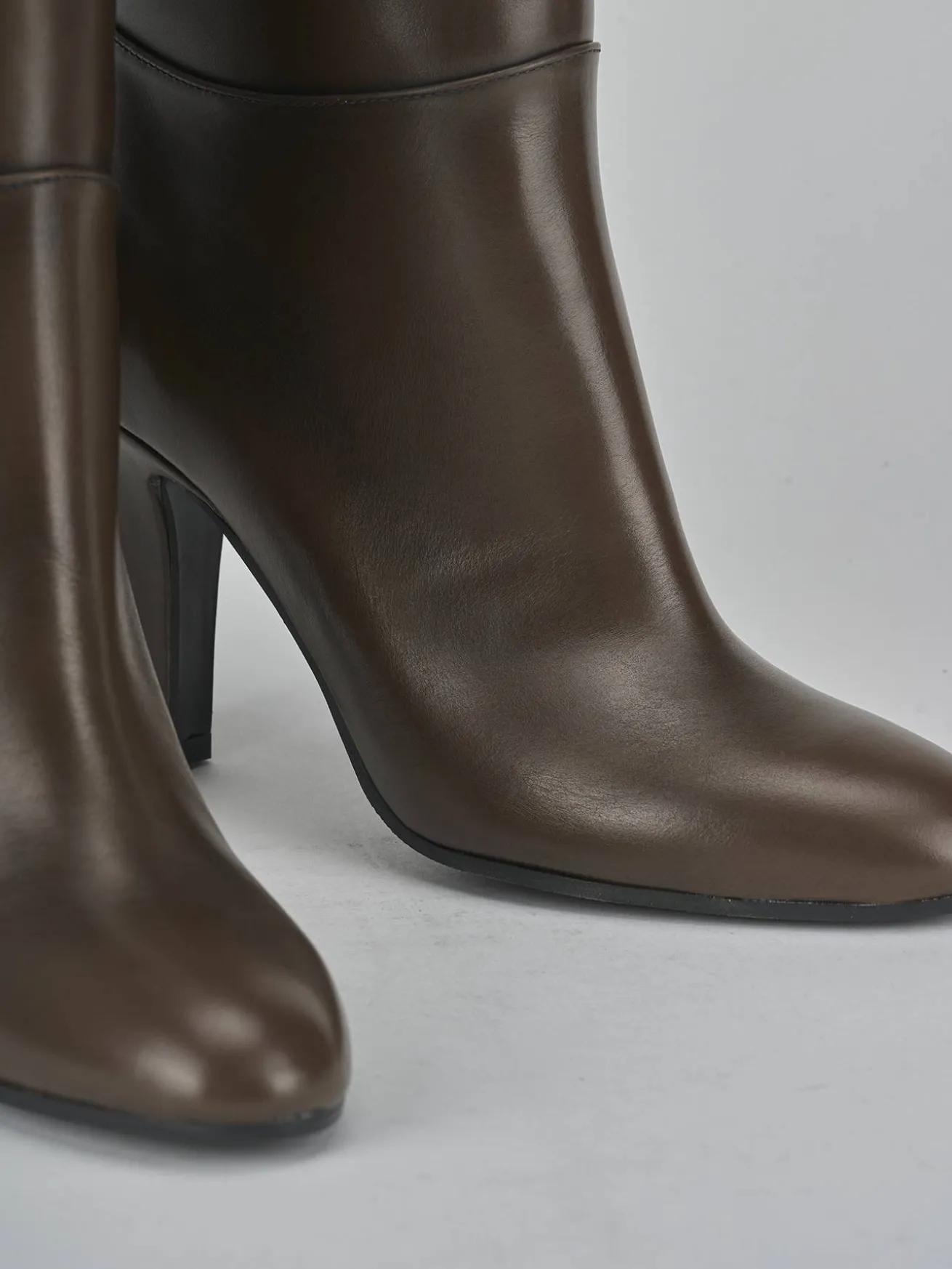 Stivali tacco 9cm pelle testa