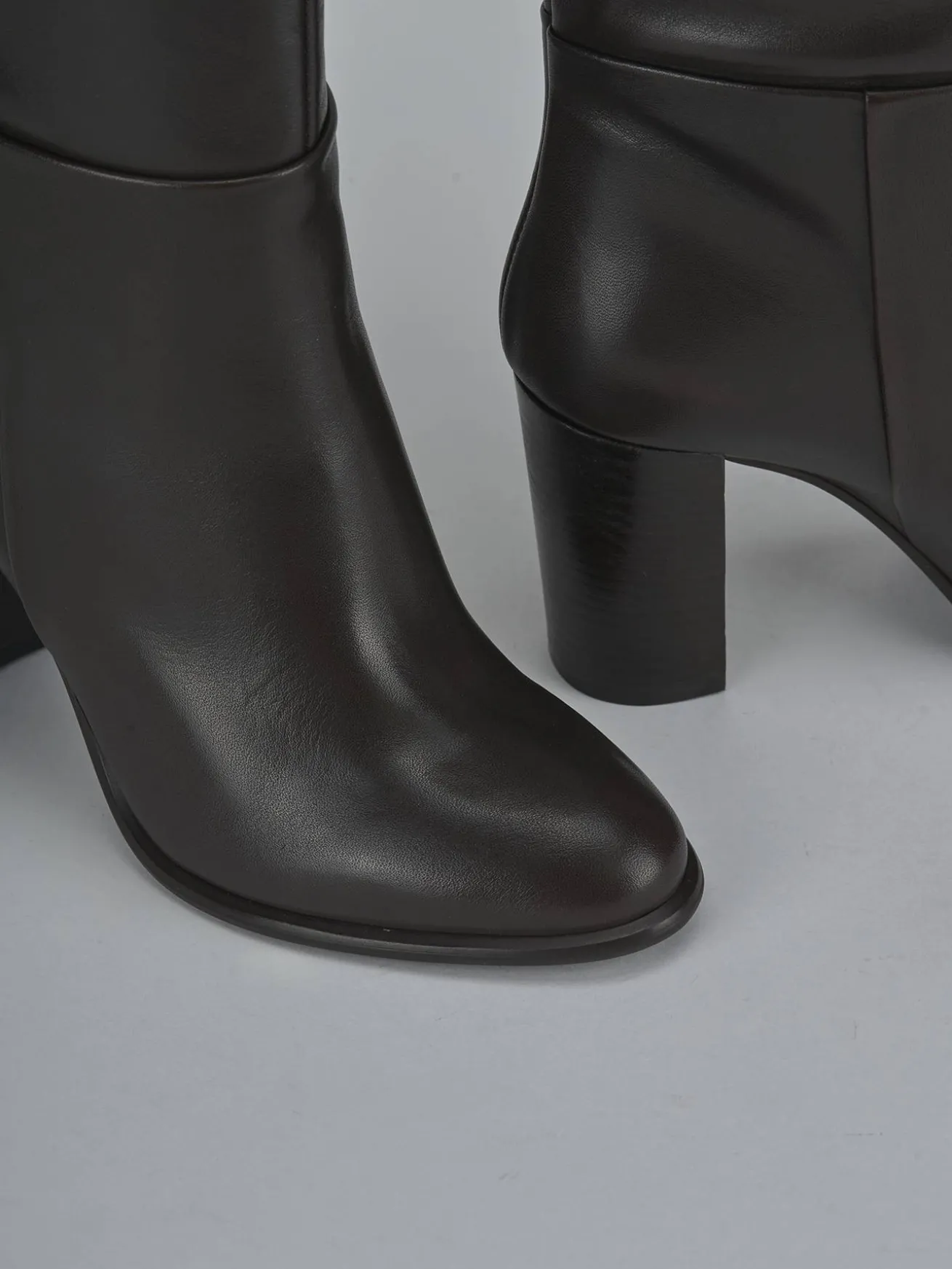 Stivali tacco 8cm pelle testa