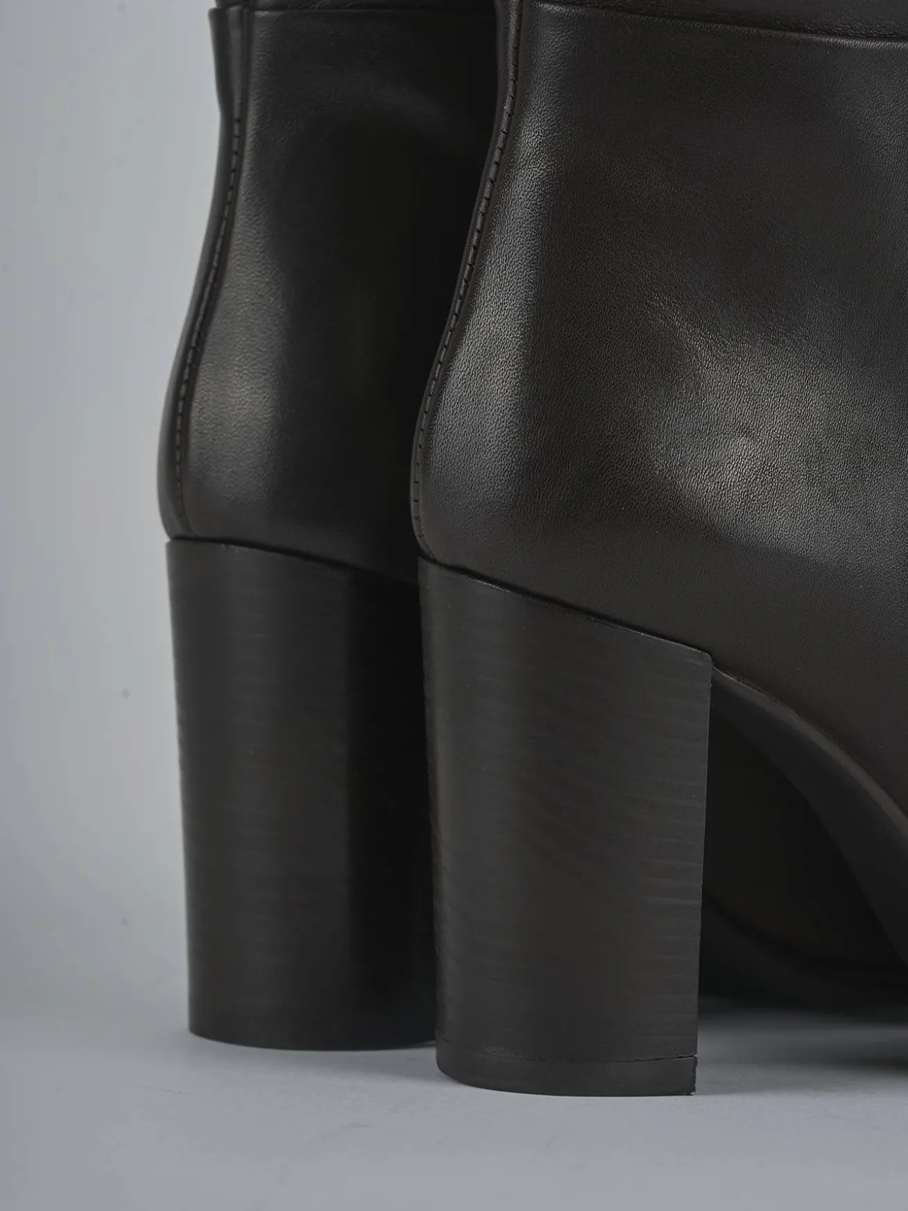 Stivali tacco 8cm pelle testa