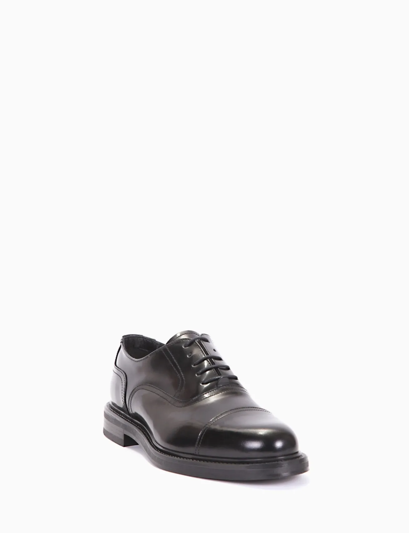 Stringata Oxford con fondo cuoio e soletto in vera pelle nero
