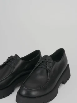 Stringata tacco 3 cm nero pelle